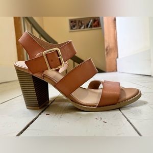 Chunky heel brown leather sandal. Slightly worn.